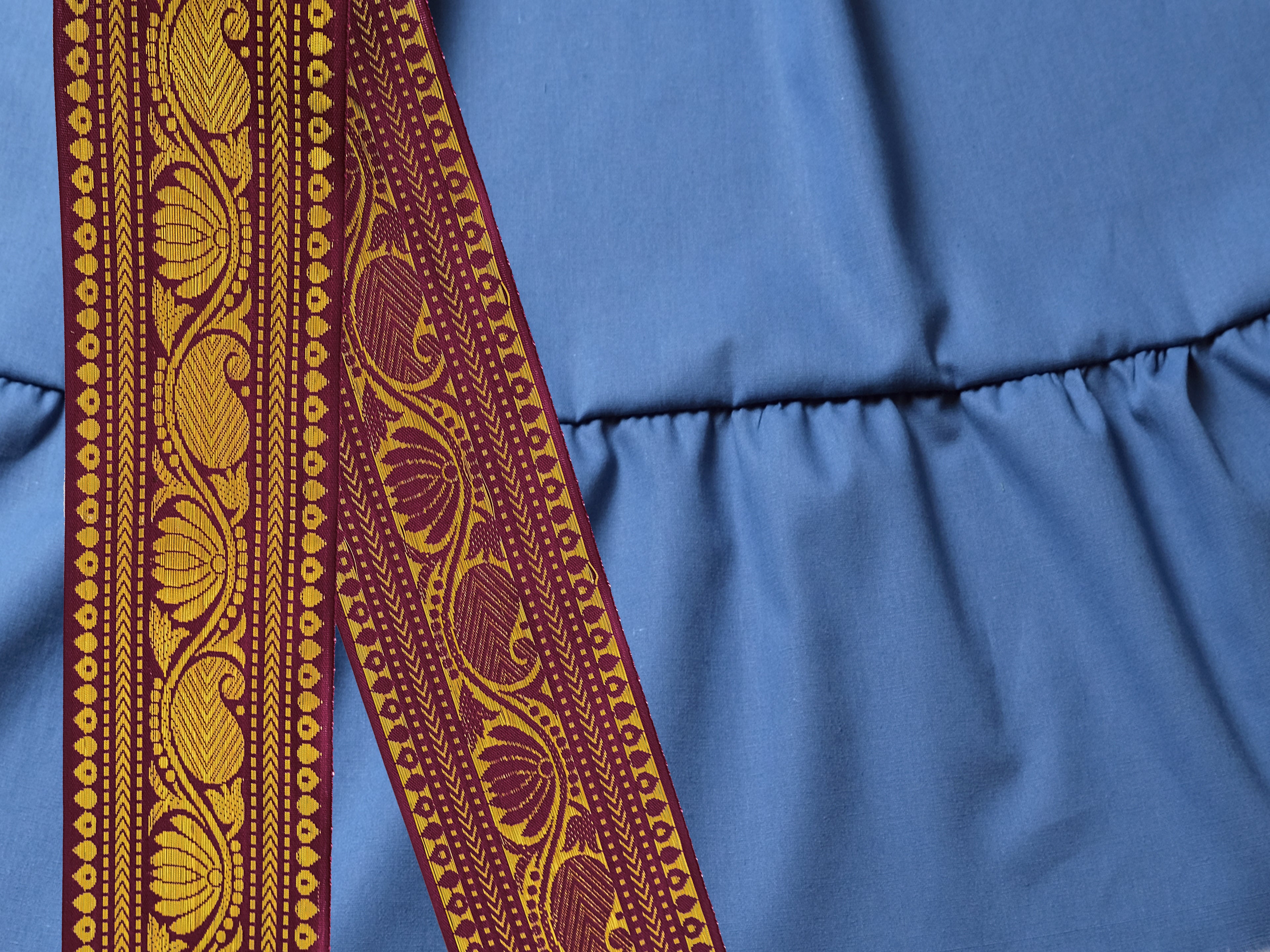 Blauer 25 Yard Padma Skirt - Wähle Sari-Borte, Länge & Weite | Bellydance FCBD, ATS, Tribal Fusion