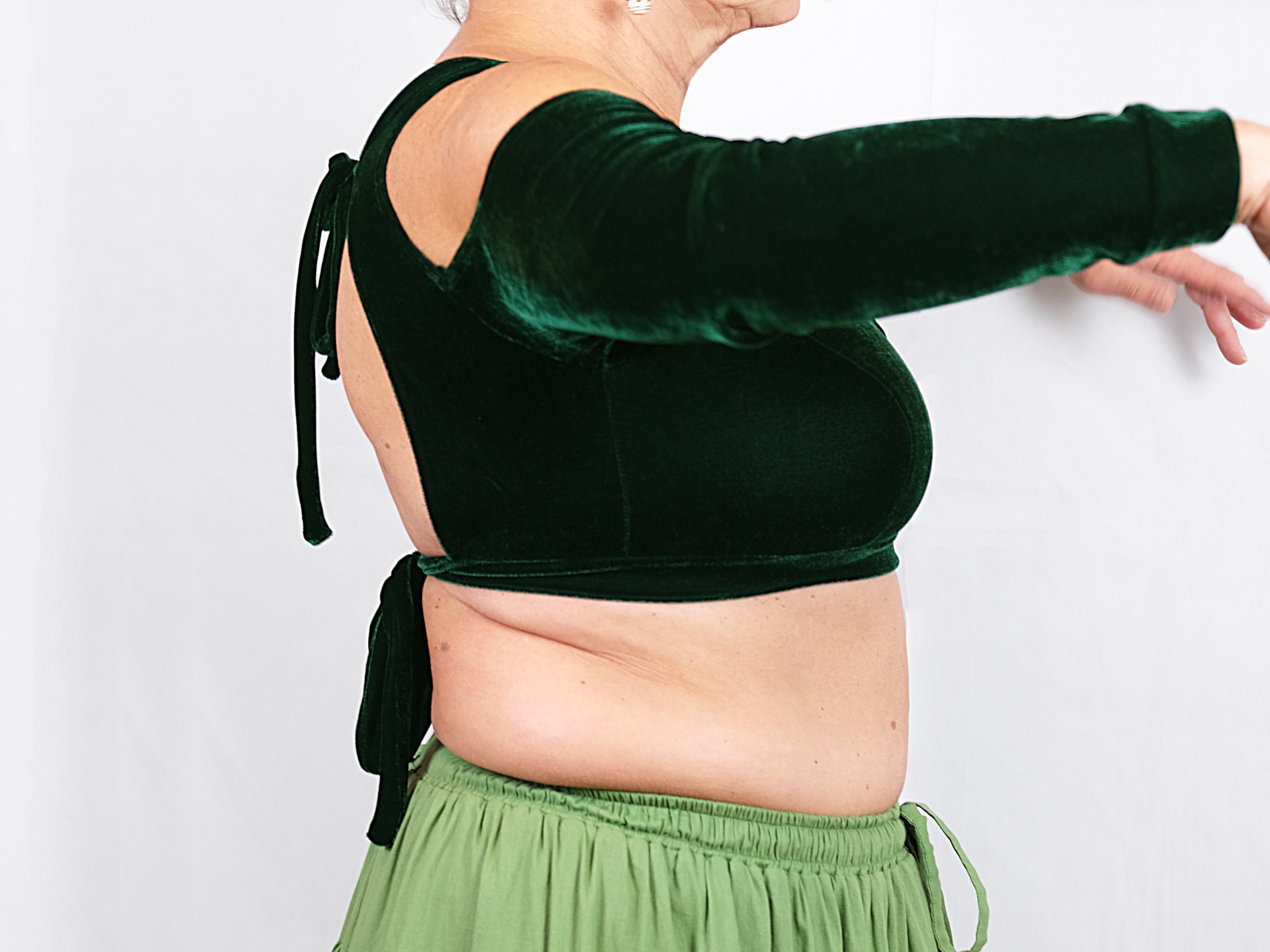 Maßgeschneiderter Choli für FCBD®/ ATS®, Choli nach Maß, aus Stretch-Samt