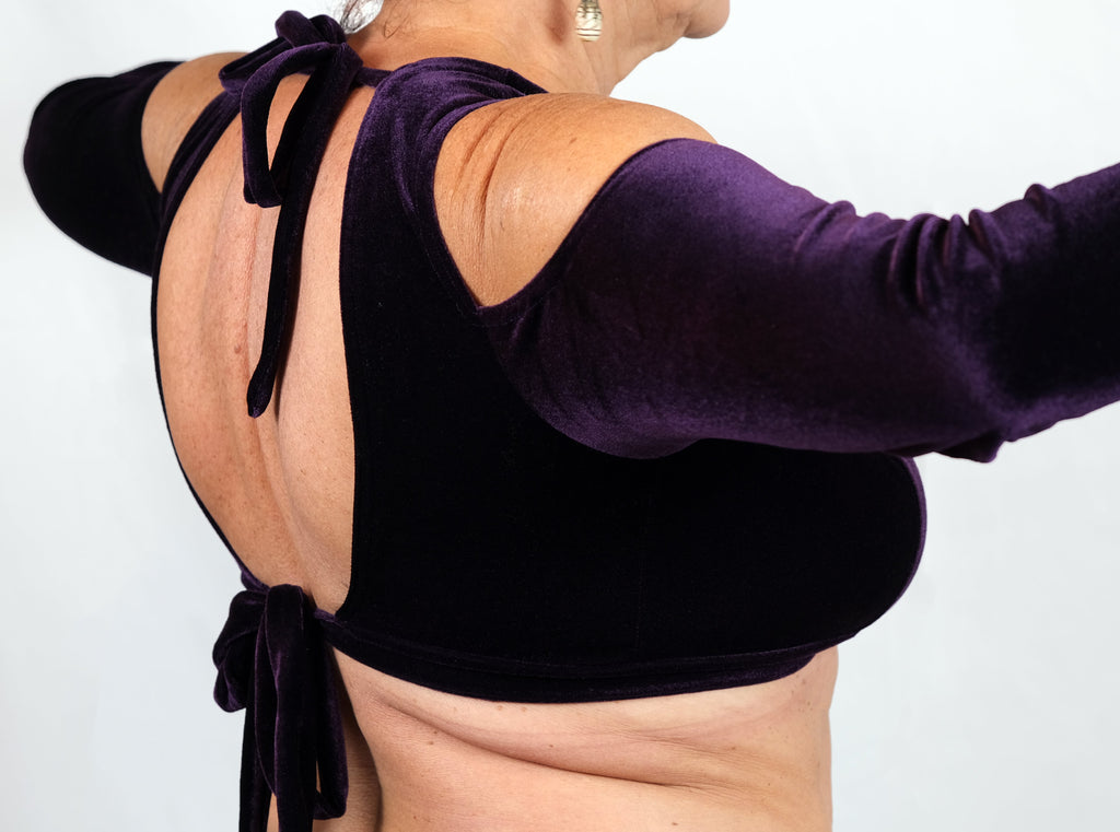 Maßgeschneiderter Choli für FCBD®/ ATS®, Choli nach Maß, aus Stretch-Samt