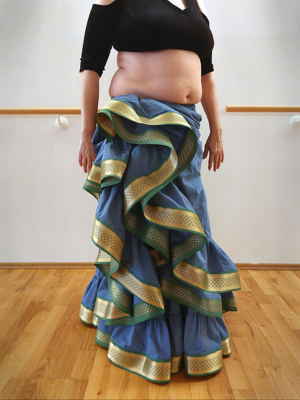 Blauer 25 Yard Padma Skirt - Wähle Sari-Borte, Länge & Weite | Bellydance FCBD, ATS, Tribal Fusion